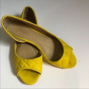 Jubilee Yellow Flats Size 11